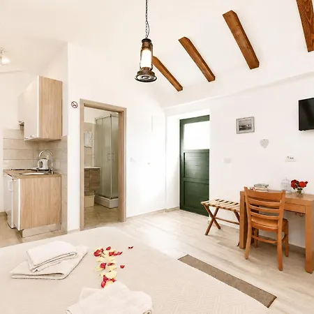 Charming Stone Diklo, - By Ta Leut Agency *